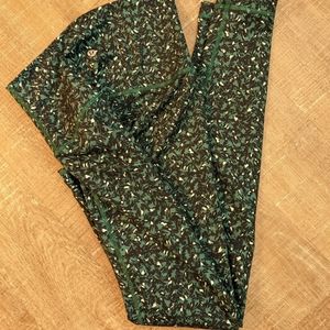 Lululemon green leaf design high rise 7/8